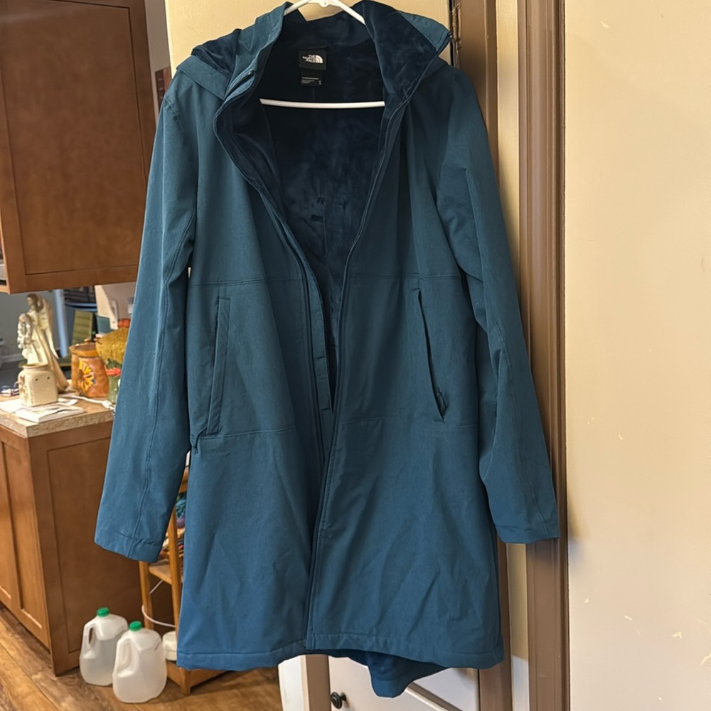 NWOT Women’s Lightweight Long, Hooded Parka - XL